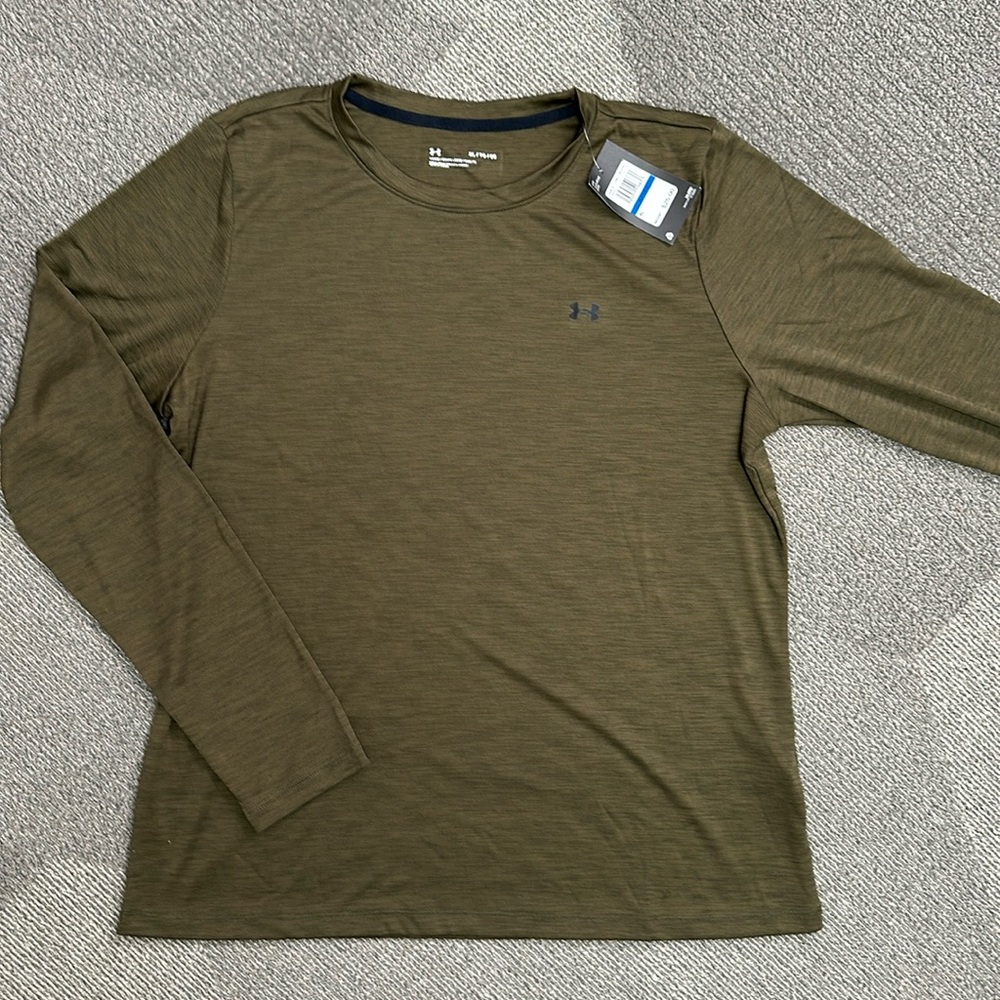 Under Armour Women's Top XL NWT